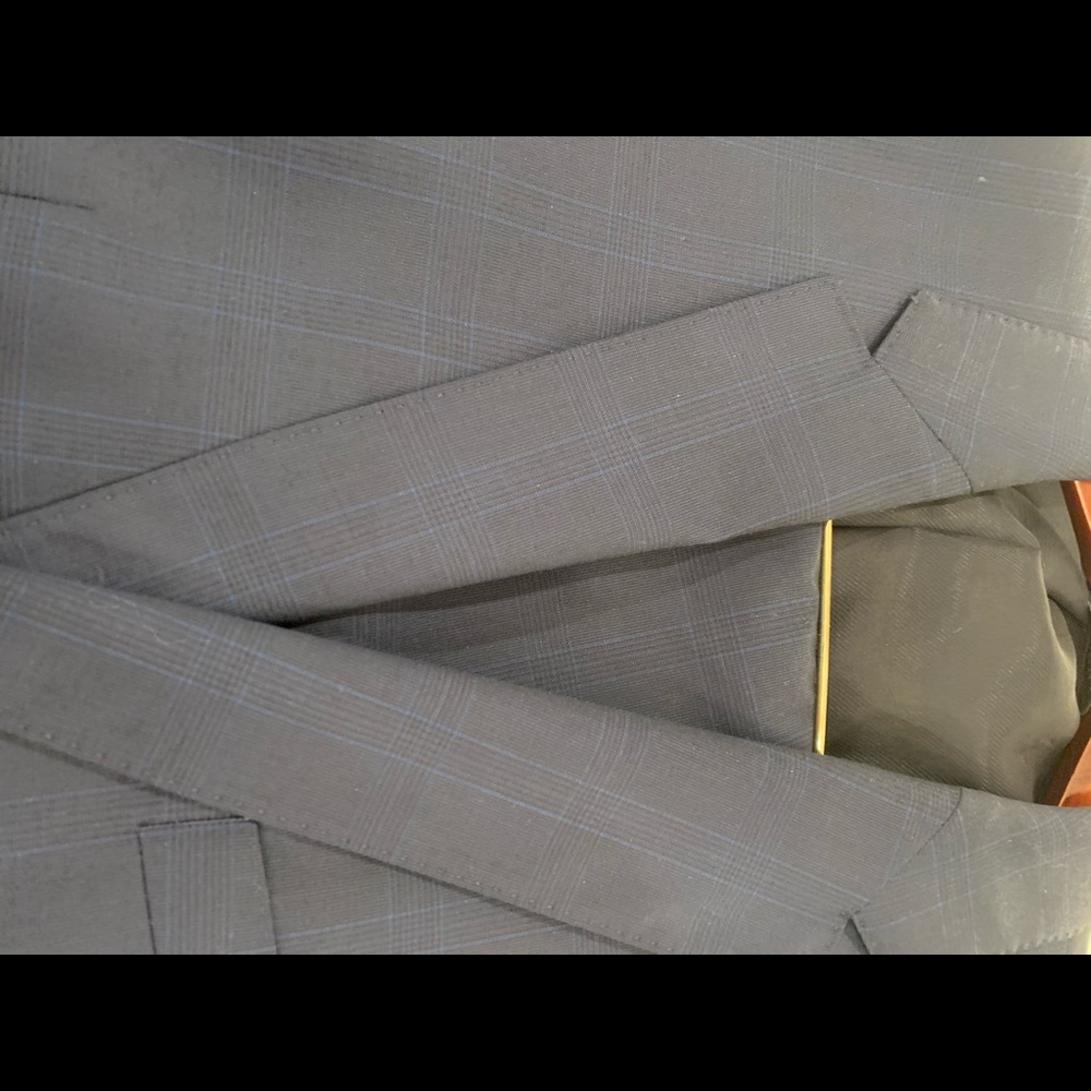 Hugo Boss 42L barely worn